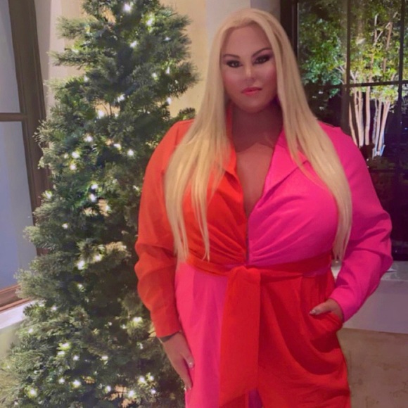 Meet your Posher, Makeupbyjessx13 - Picture 2 of 3